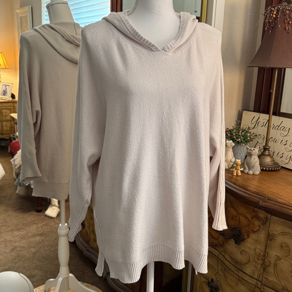 T Tahari Off-White Knit Hoodie